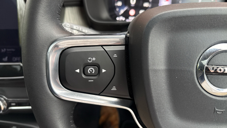 Volvo Xc40 2.0 T4 Inscription Pro 5dr AWD Geartronic Petrol Estate